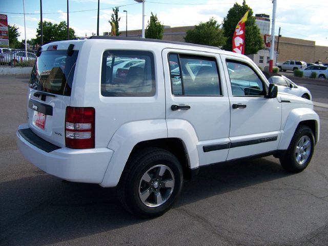 Jeep Liberty 2008 photo 12