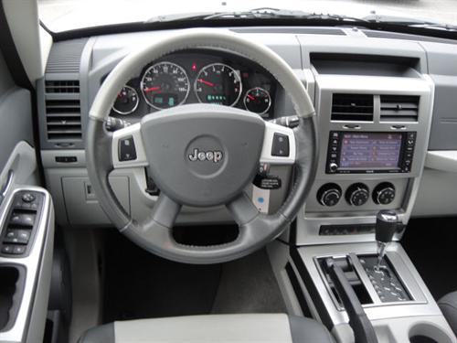 Jeep Liberty 2008 photo 2