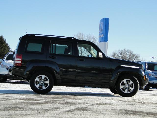 Jeep Liberty 2008 photo 3