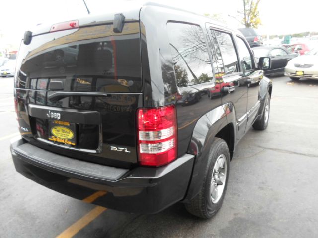 Jeep Liberty 2008 photo 4