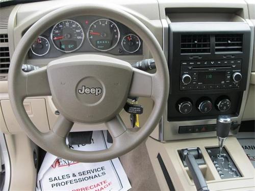 Jeep Liberty 2008 photo 4