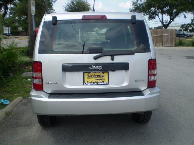 Jeep Liberty 2008 photo 2