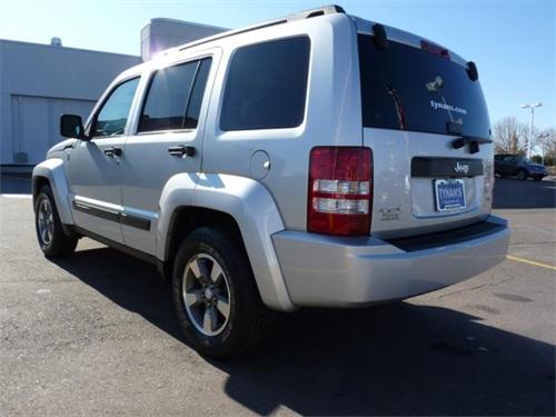 Jeep Liberty 2008 photo 4