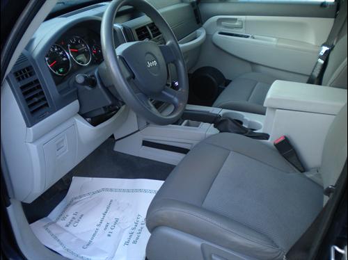 Jeep Liberty 2008 photo 2