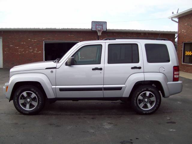 Jeep Liberty 2008 photo 2