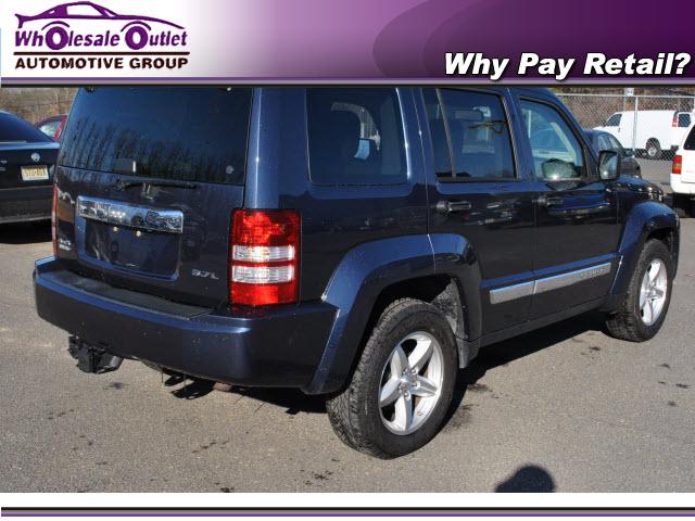 Jeep Liberty 2008 photo 2