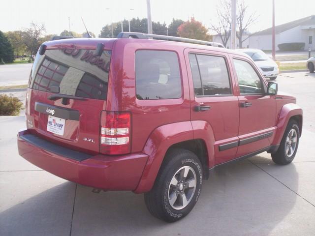 Jeep Liberty 2008 photo 2