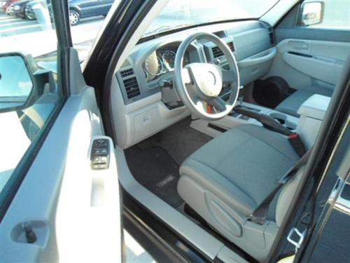 Jeep Liberty 2008 photo 2