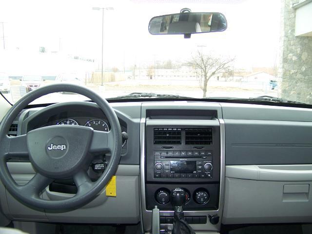 Jeep Liberty 2008 photo 3