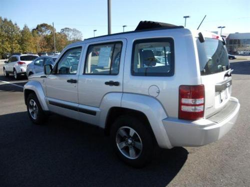Jeep Liberty 2008 photo 2