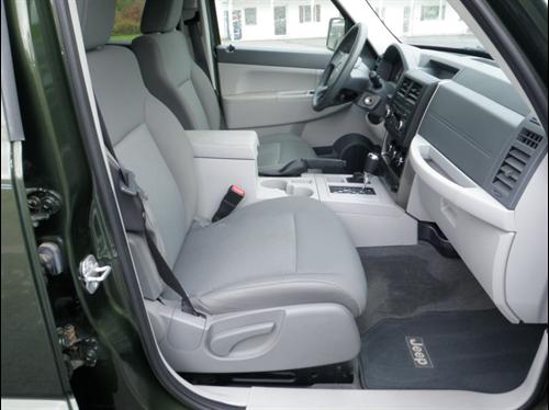 Jeep Liberty 2008 photo 2