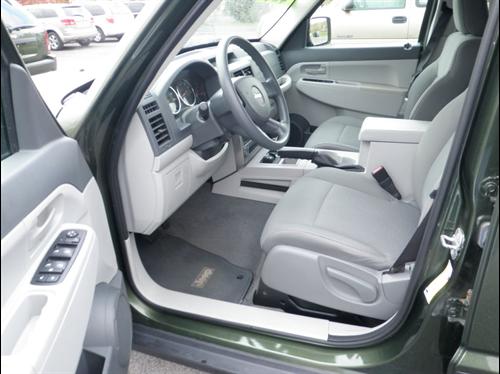 Jeep Liberty 2008 photo 4