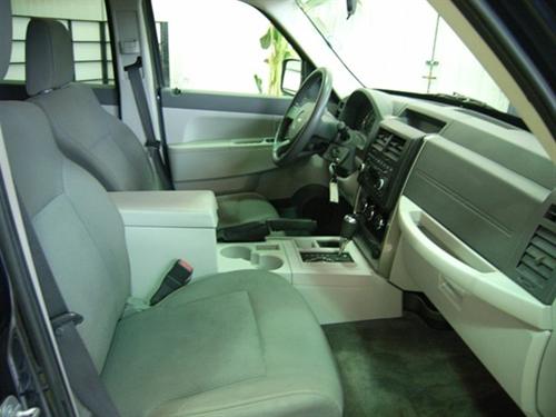 Jeep Liberty 2008 photo 2