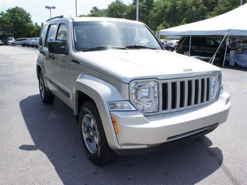 Jeep Liberty 2008 photo 2