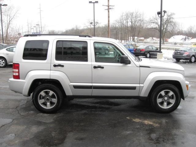 Jeep Liberty 2008 photo 3