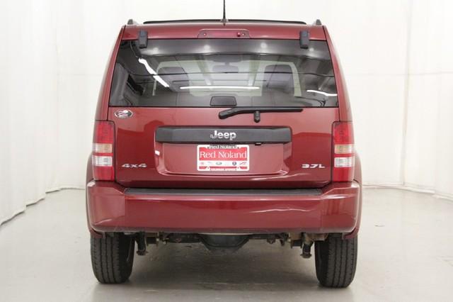 Jeep Liberty 2008 photo 4