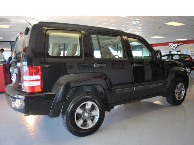 Jeep Liberty 2008 photo 4