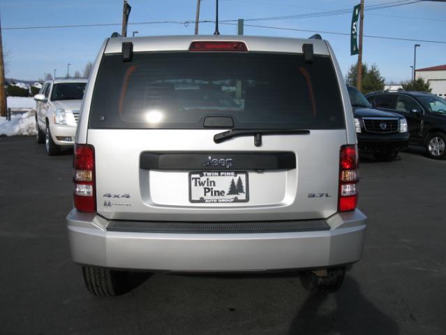 Jeep Liberty 2008 photo 2