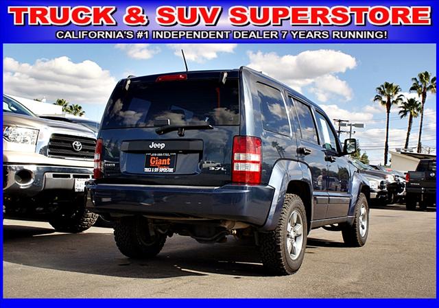 Jeep Liberty 2008 photo 2