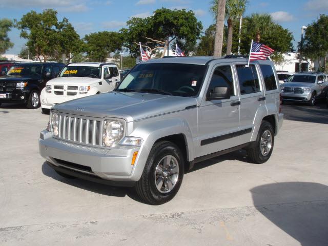 Jeep Liberty 2008 photo 2