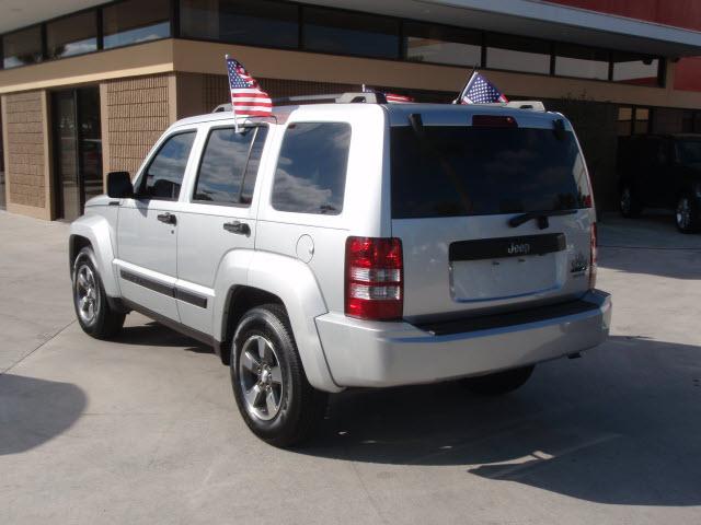 Jeep Liberty 2008 photo 3