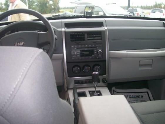 Jeep Liberty 2008 photo 4