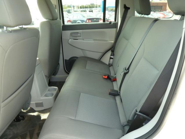 Jeep Liberty 2008 photo 2