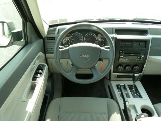 Jeep Liberty 2008 photo 3