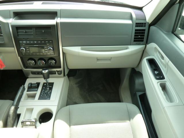 Jeep Liberty 2008 photo 4