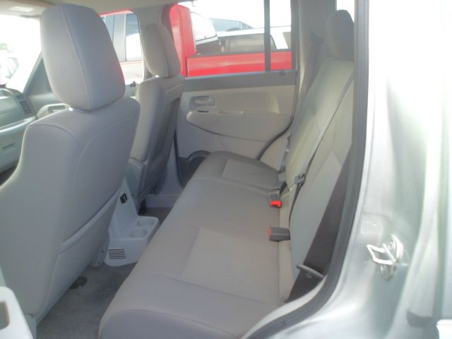 Jeep Liberty Extended Cab V8 LT W/1lt SUV