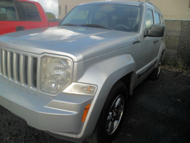 Jeep Liberty 2008 photo 2