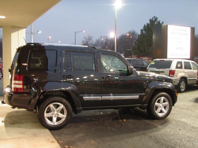Jeep Liberty 2008 photo 2