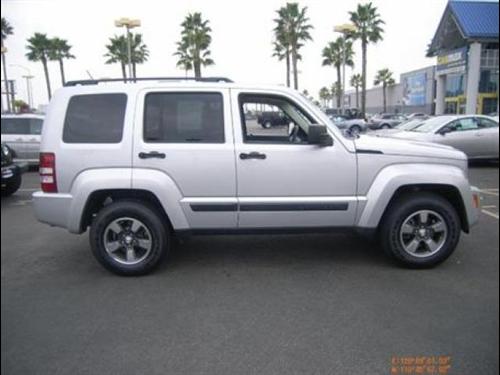 Jeep Liberty 2008 photo 2