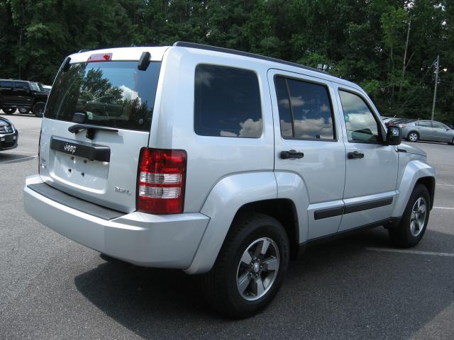 Jeep Liberty 2008 photo 3