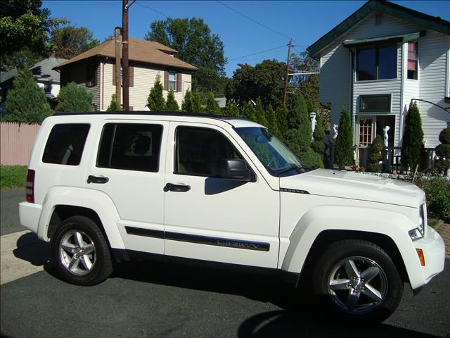 Jeep Liberty Super Sport Utility