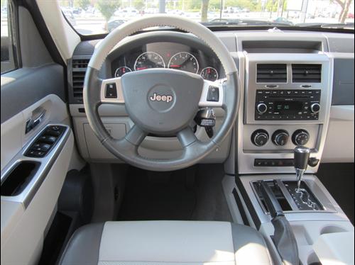Jeep Liberty 2008 photo 4