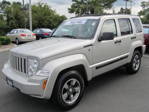 Jeep Liberty 2008 photo 2