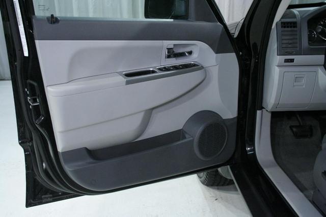 Jeep Liberty 2008 photo 2