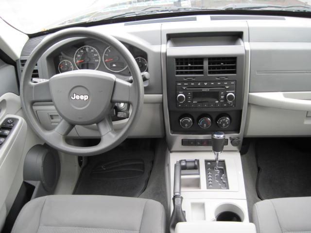 Jeep Liberty 2008 photo 4
