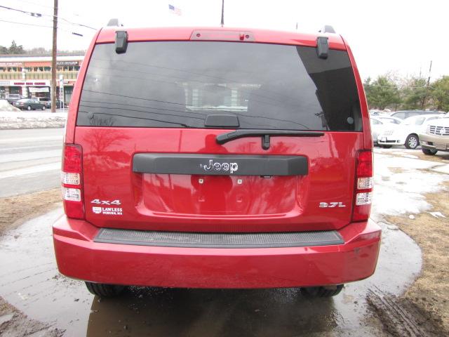 Jeep Liberty 2008 photo 4