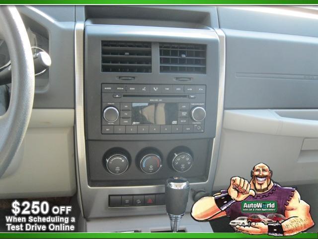 Jeep Liberty 2008 photo 4