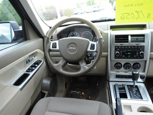 Jeep Liberty 2008 photo 2