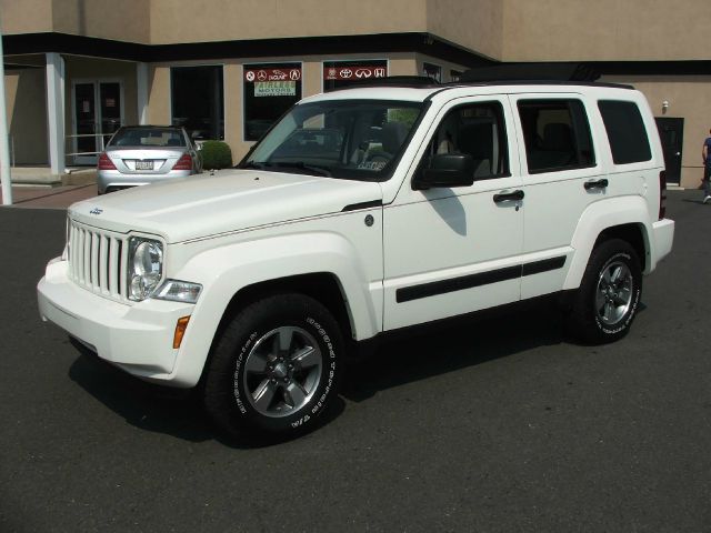 Jeep Liberty 2008 photo 2