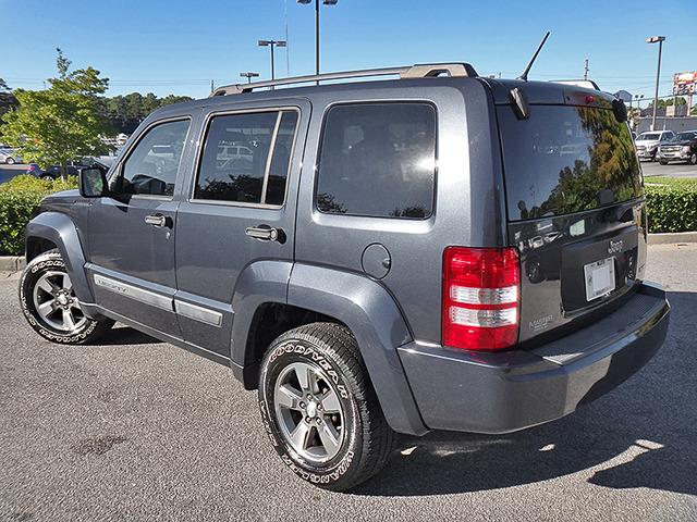 Jeep Liberty 2008 photo 2