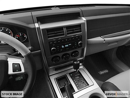 Jeep Liberty 2008 photo 2