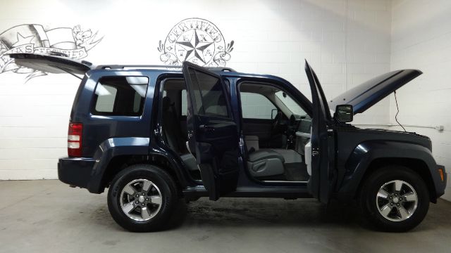 Jeep Liberty 2008 photo 3