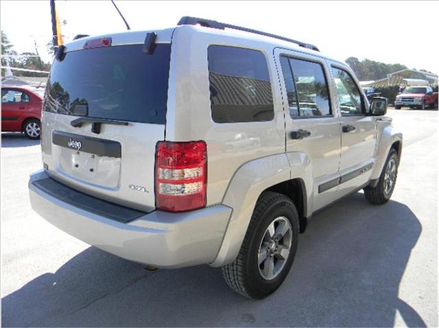 Jeep Liberty 2008 photo 2