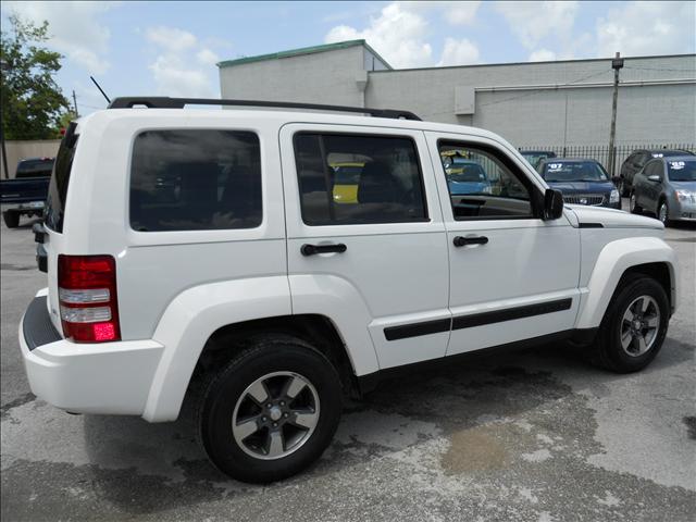 Jeep Liberty 2008 photo 3