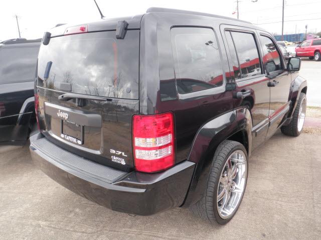 Jeep Liberty 2008 photo 2