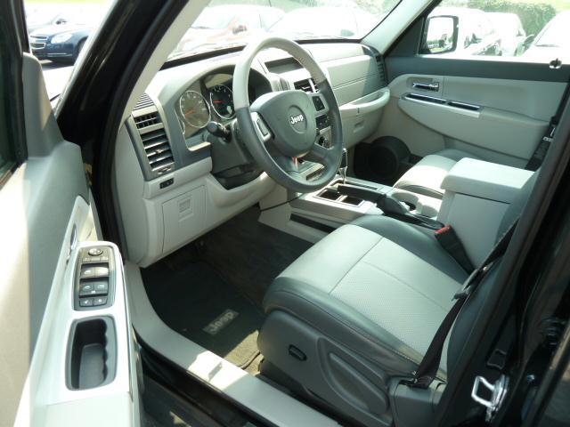 Jeep Liberty 2008 photo 2